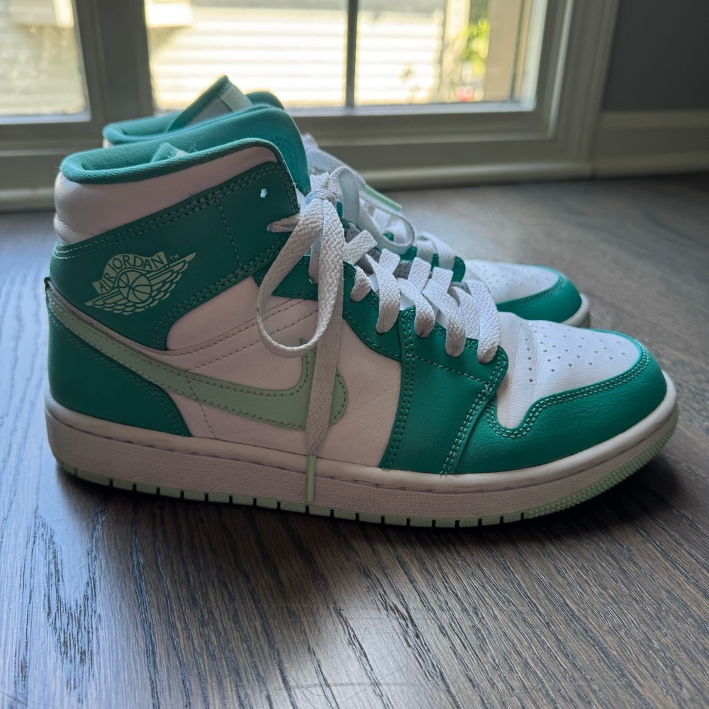 Women’s  Air Jordan 1 Mid. In washed Teal. Size 8.5 - Picture 3 of 11
